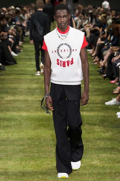 Look 22